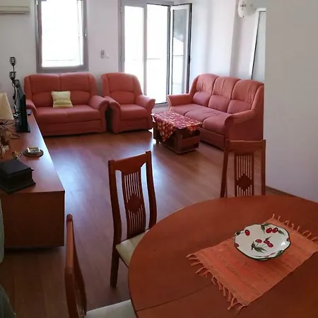 アパート Apartman Zderic プロチェ